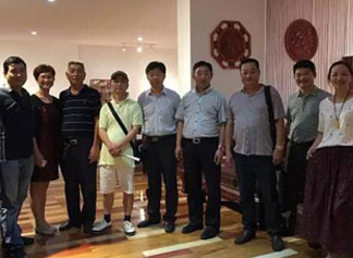 安吉縣領導走訪“上海昆昊木業有限公司”